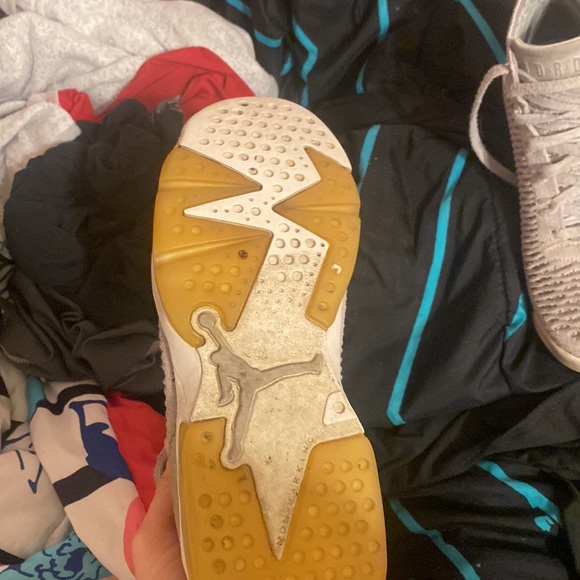 Grey Jordan’s , cheap price , good condition - Picture 4 of 4